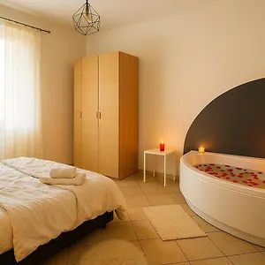 Appartamento Prestigioso Con Idromassaggio, Livorno